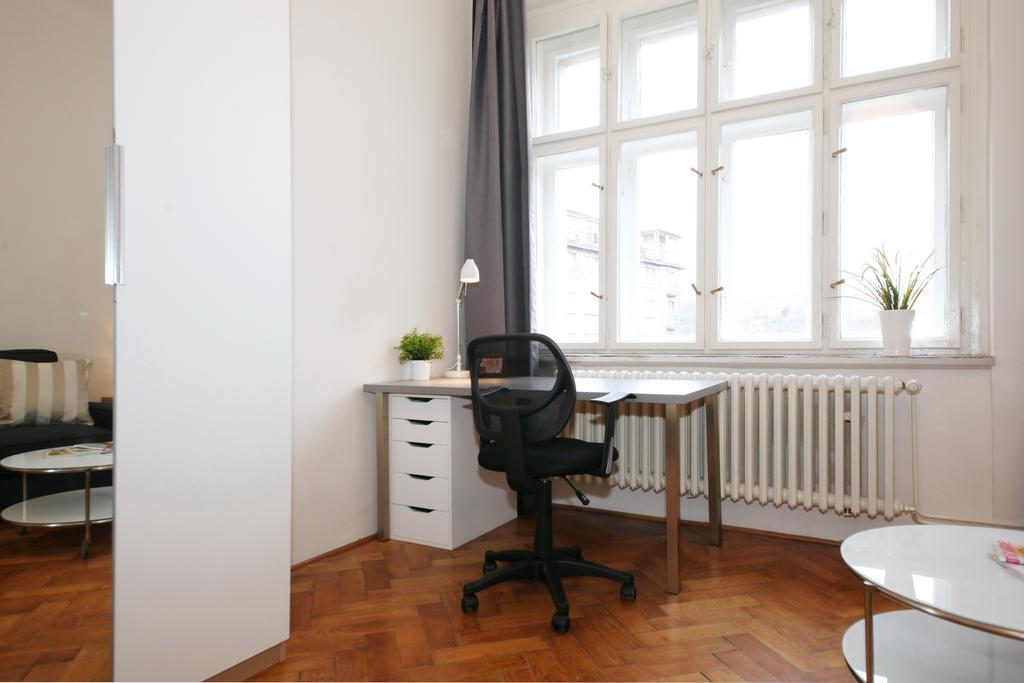 Apartments With 2 Bathrooms- 5 Minutes From Old Town - 102 M2 Prága Kültér fotó