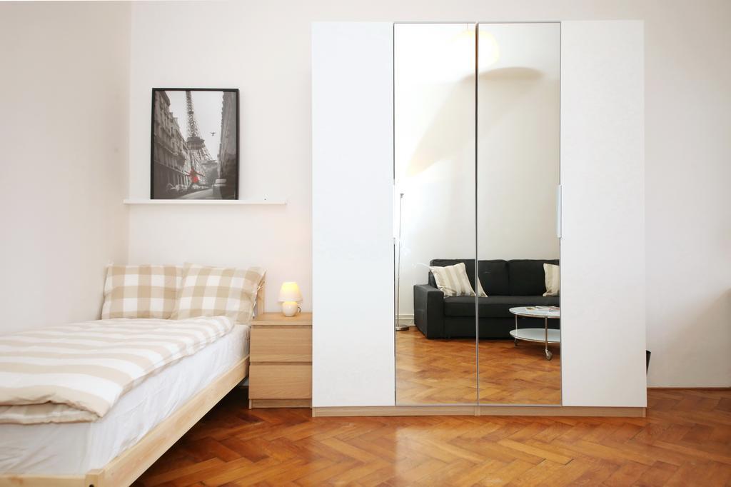 Apartments With 2 Bathrooms- 5 Minutes From Old Town - 102 M2 Prága Kültér fotó