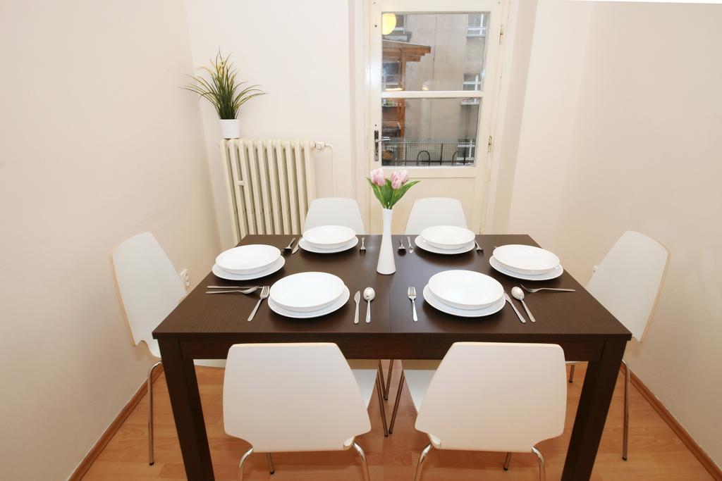 Apartments With 2 Bathrooms- 5 Minutes From Old Town - 102 M2 Prága Kültér fotó