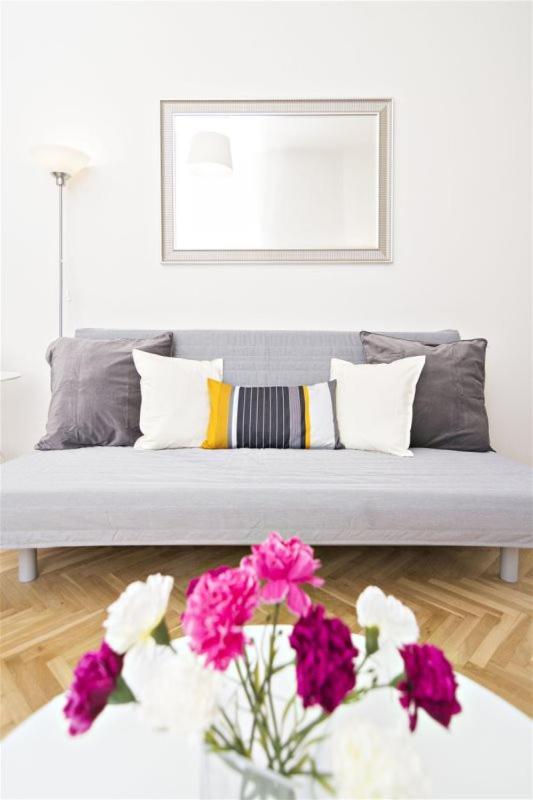 Apartments With 2 Bathrooms- 5 Minutes From Old Town - 102 M2 Prága Kültér fotó