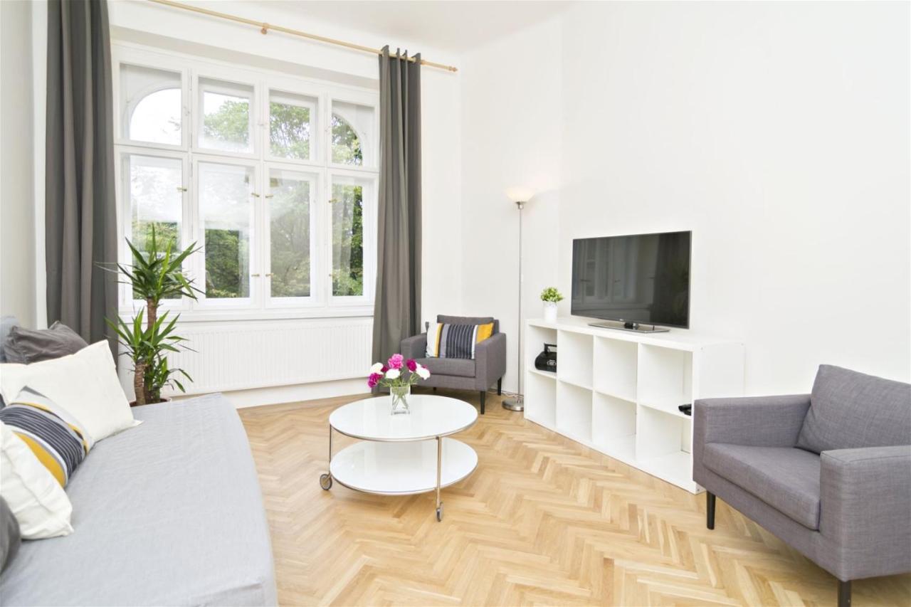 Apartments With 2 Bathrooms- 5 Minutes From Old Town - 102 M2 Prága Kültér fotó