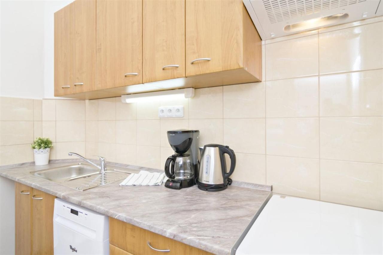 Apartments With 2 Bathrooms- 5 Minutes From Old Town - 102 M2 Prága Kültér fotó
