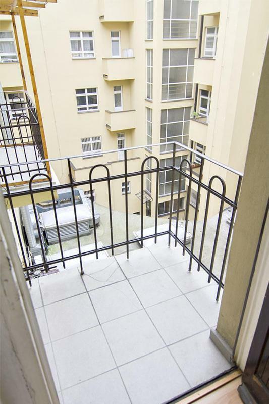 Apartments With 2 Bathrooms- 5 Minutes From Old Town - 102 M2 Prága Kültér fotó